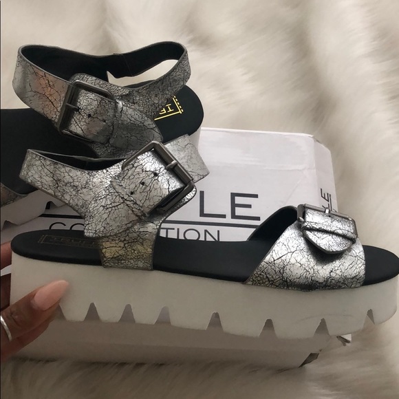 Truffle Collection Platform Sandals - Picture 2 of 4